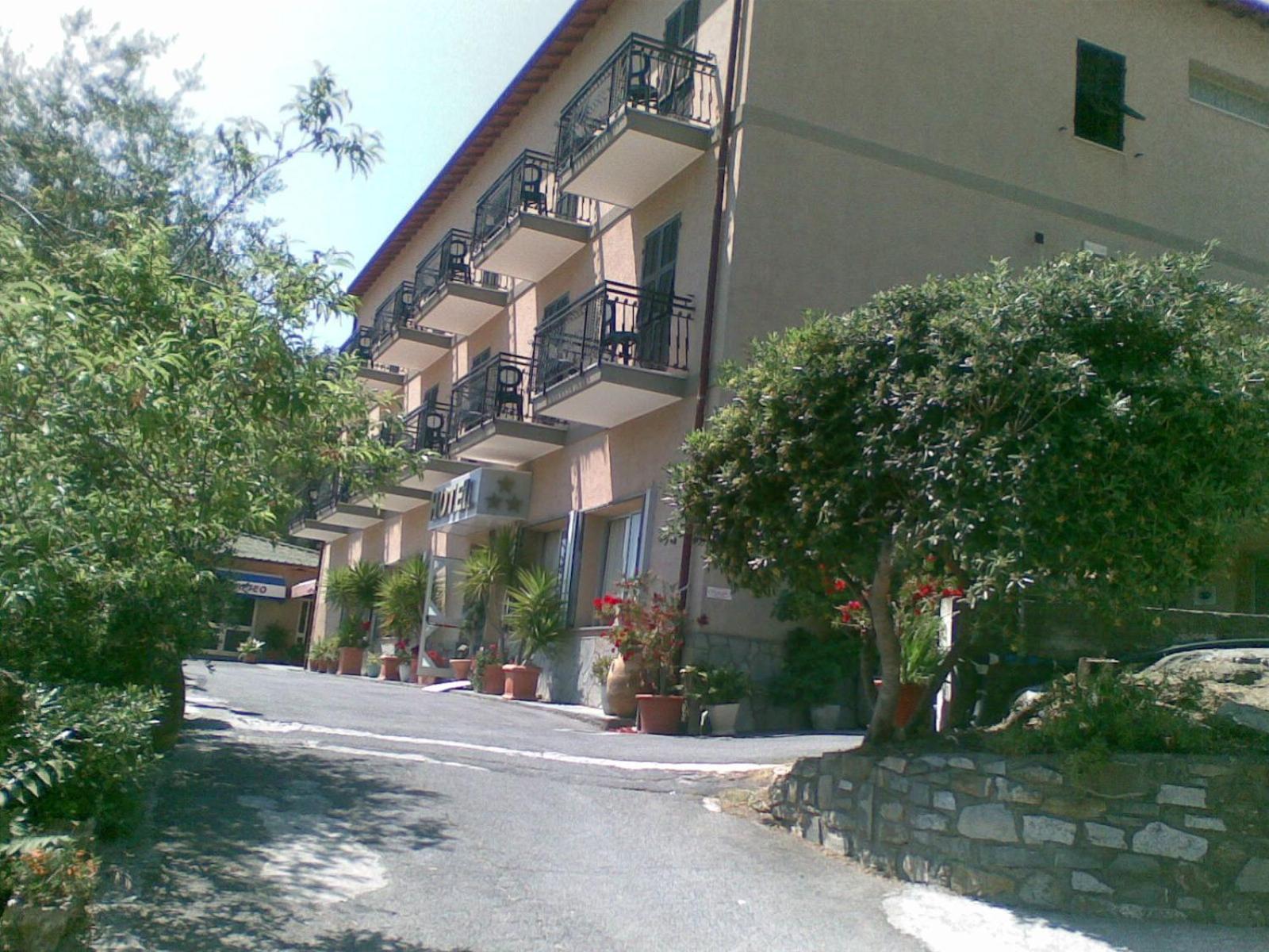 Albergo Ristorante San Matteo San Bartolomeo Al Mare Exterior foto